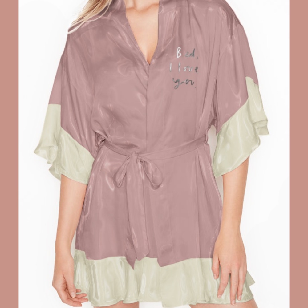 Bed, I love you. Robe